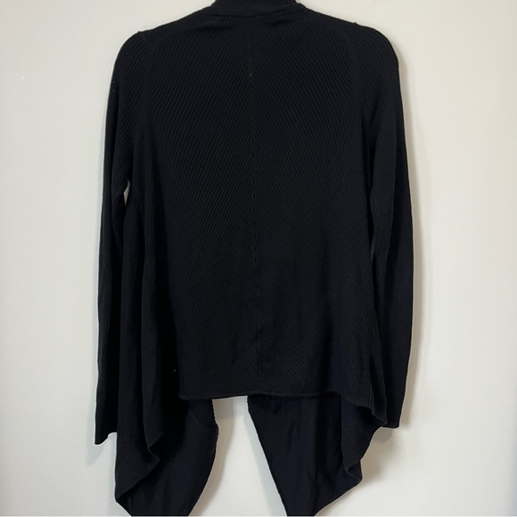 Lululemon Resolution Wrap Black Size 8 - Picture 2 of 12